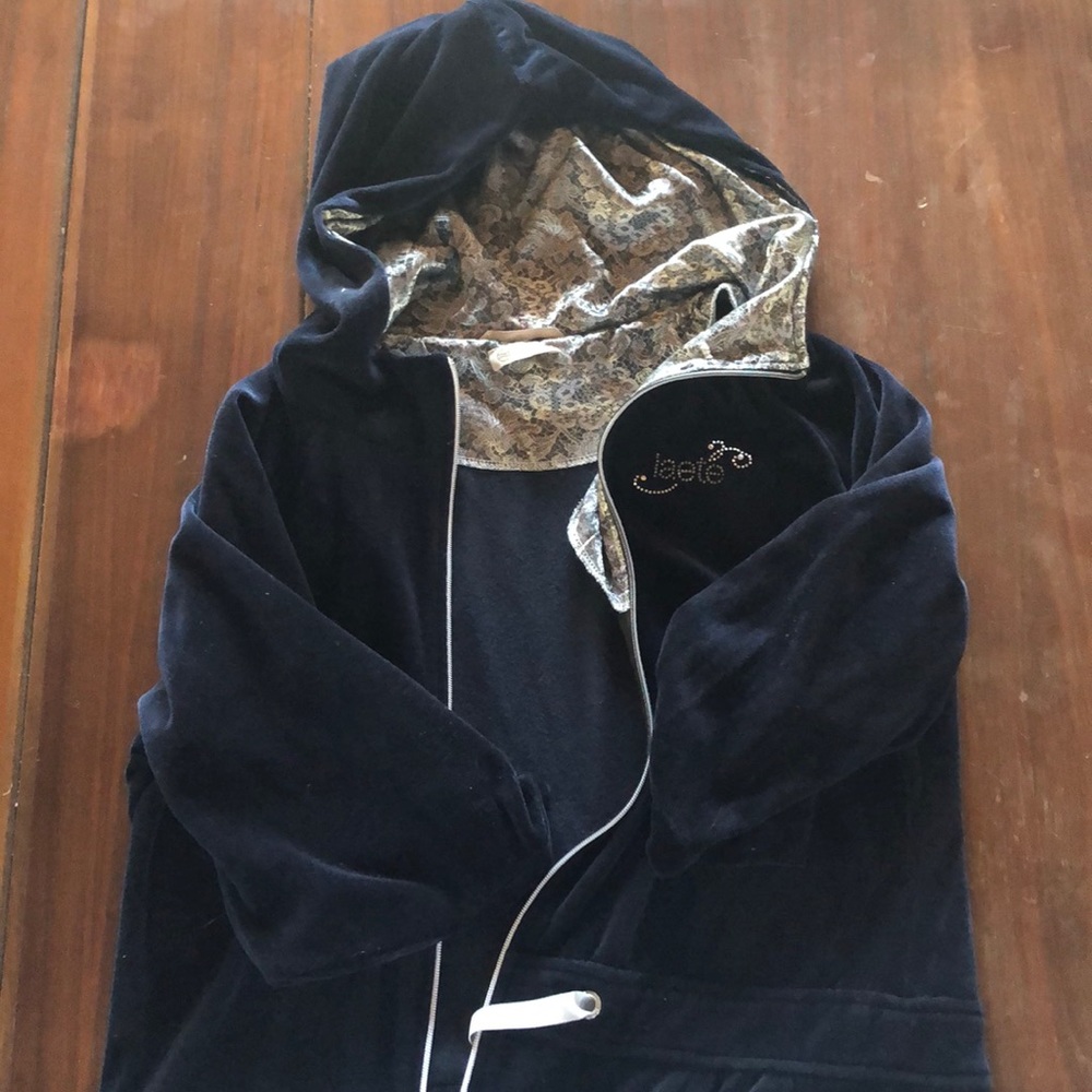 Good quality velvet robe